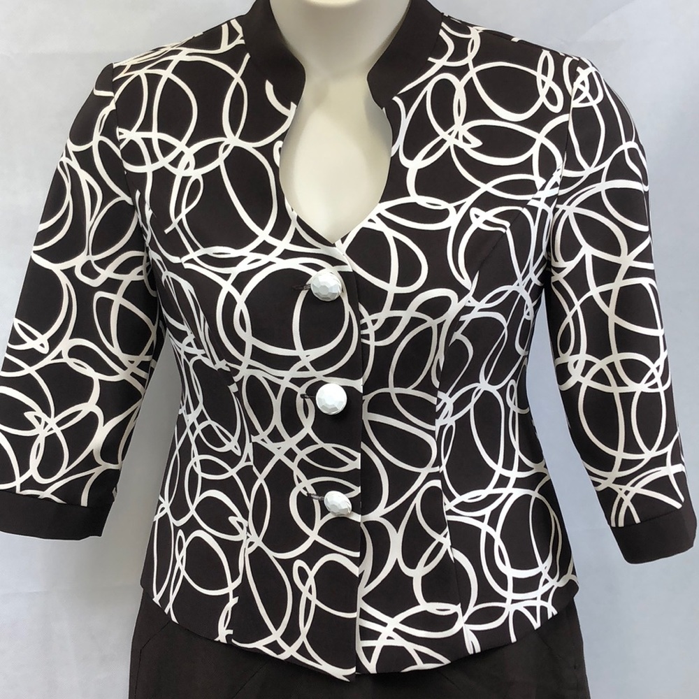 Dana Kay brown and white print blazer